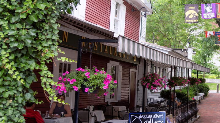 outdoor street dining